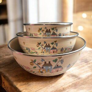 VINTAGE INTERNATIONAL HEARTLAND ENAMEL BOWLS - SET OF THREE